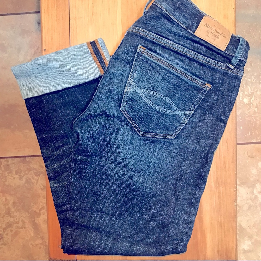 Abercrombie & Fitch Mid-rise - Dark Wash jean capris